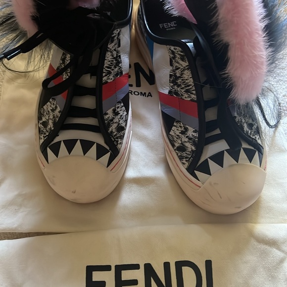 Fendi pink fur sneakers - Picture 10 of 12